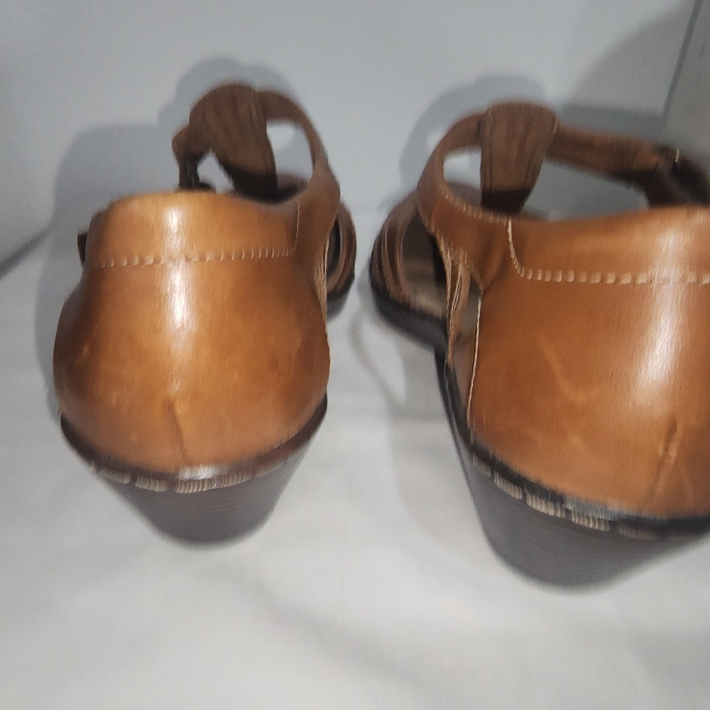 Clarks Collection Soft Cushion Womens Shoes Sz 7.5 Brown Leather Cut Out - Picture 5 of 8